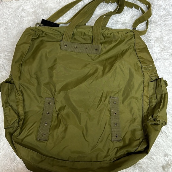 Large Nylon Tote/ Carryon Bag - Picture 8 of 13
